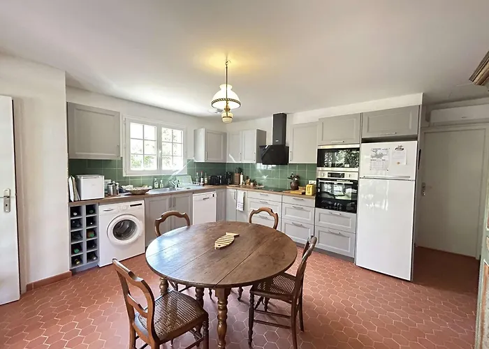 Méditerranéenne Proche Et Centre à - Fr-1-226-562 * Sainte-Maxime